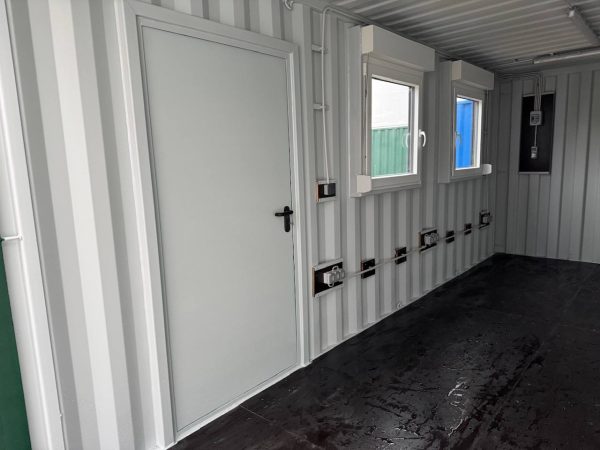 20-Fuss Lagercontainer ONE WAY mit Fenster und Personentür – Neu