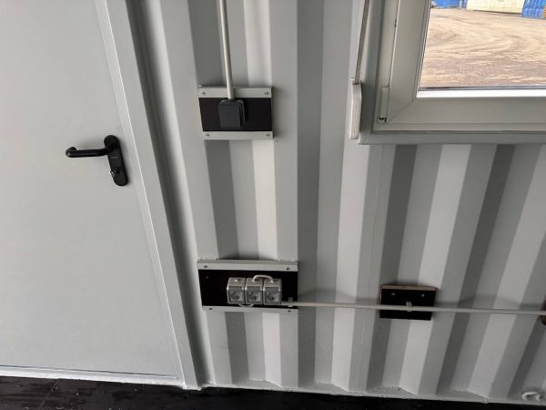 20-Fuss Lagercontainer ONE WAY mit Fenster und Personentür – Neu